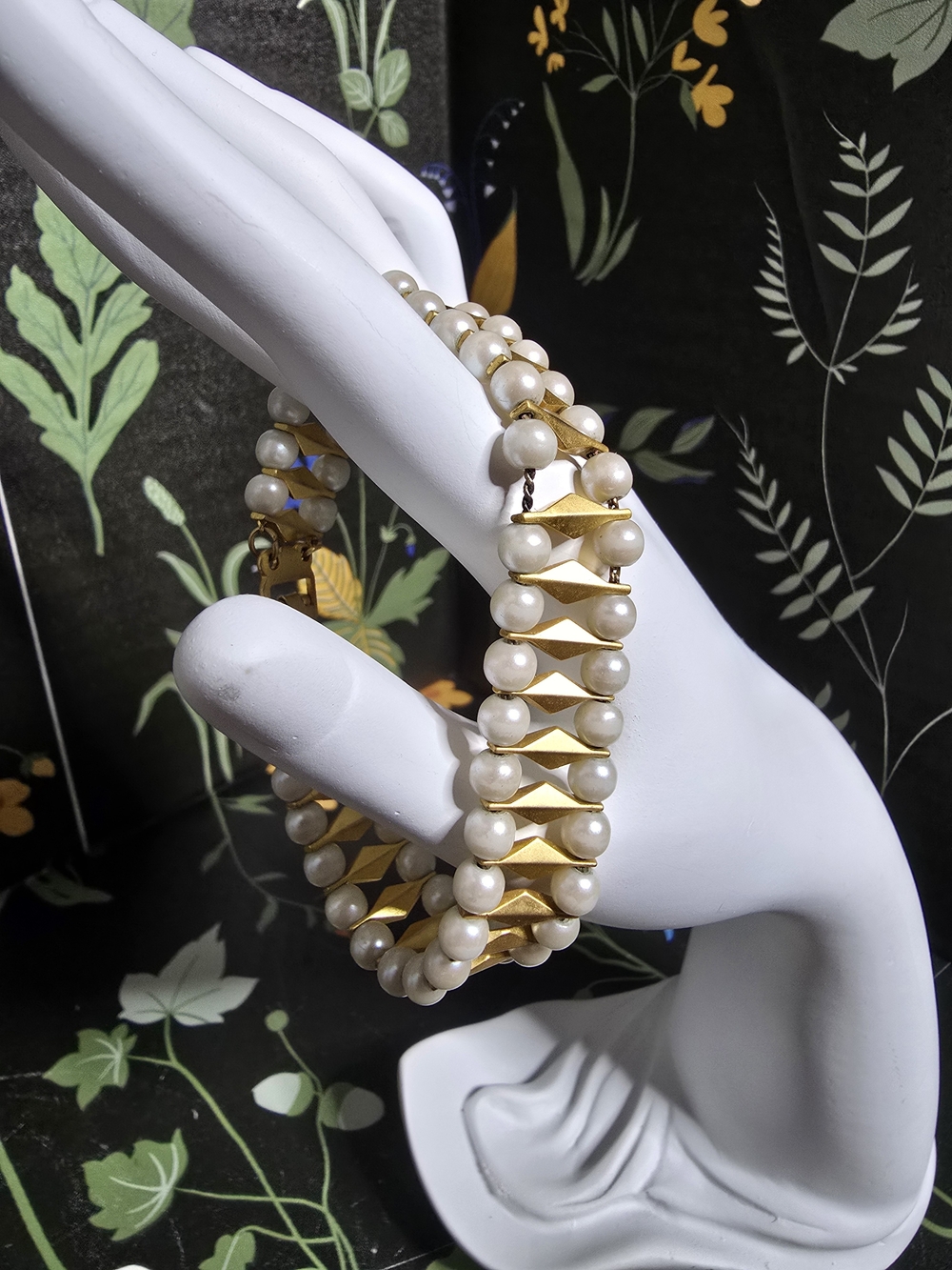 Vintage Art Deco Style Gold Toned and Faux Pearl Beaded Bracelet - Women Jewelry